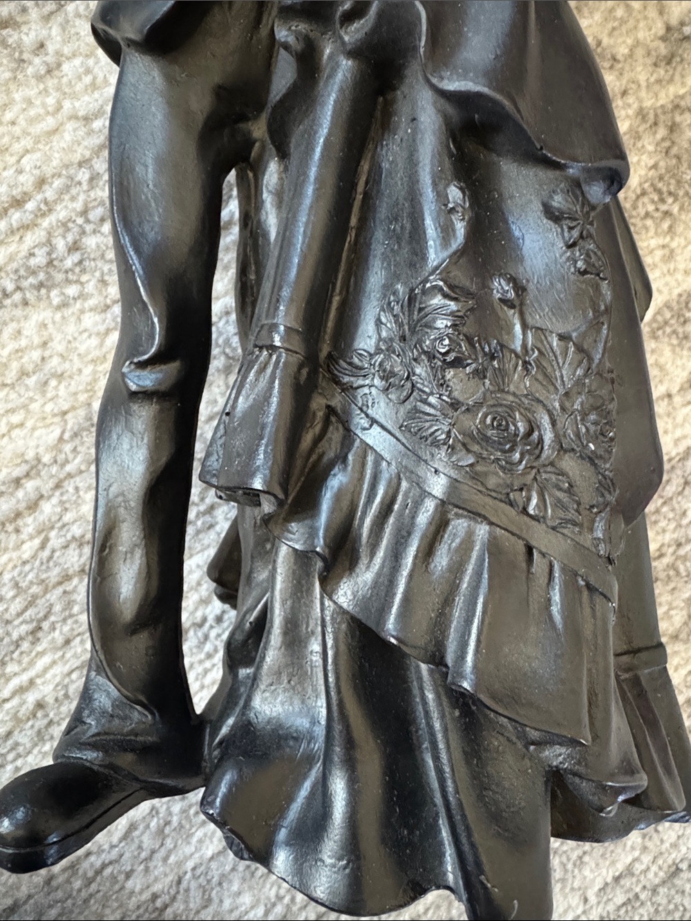 Black Skeletal Bride & Groom Decorative Figurine - Halloween Decor - Picture 3 of 7